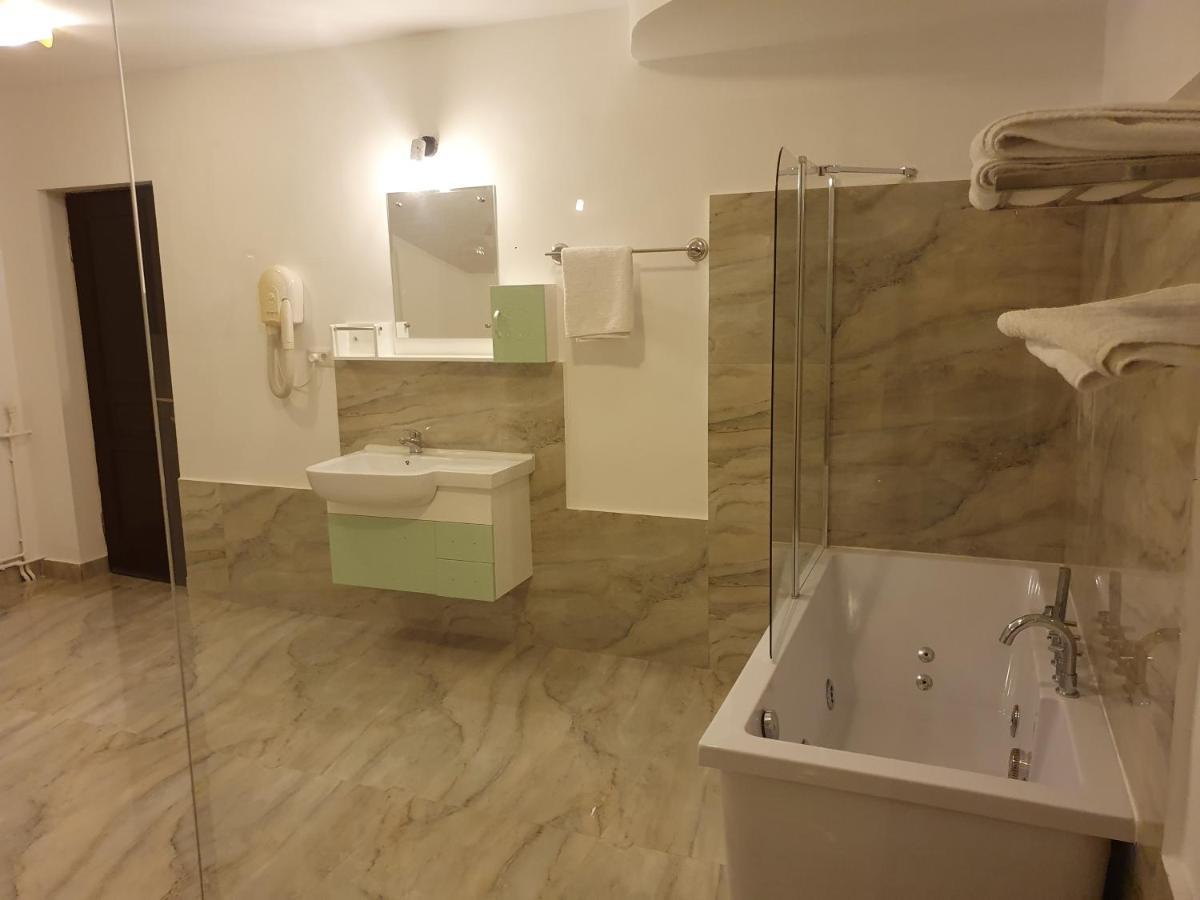 Motel Davios Târgu Jiu المظهر الخارجي الصورة